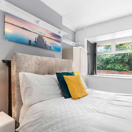 Hilltop Place Suites Near Meadowhall Шефилд Екстериор снимка