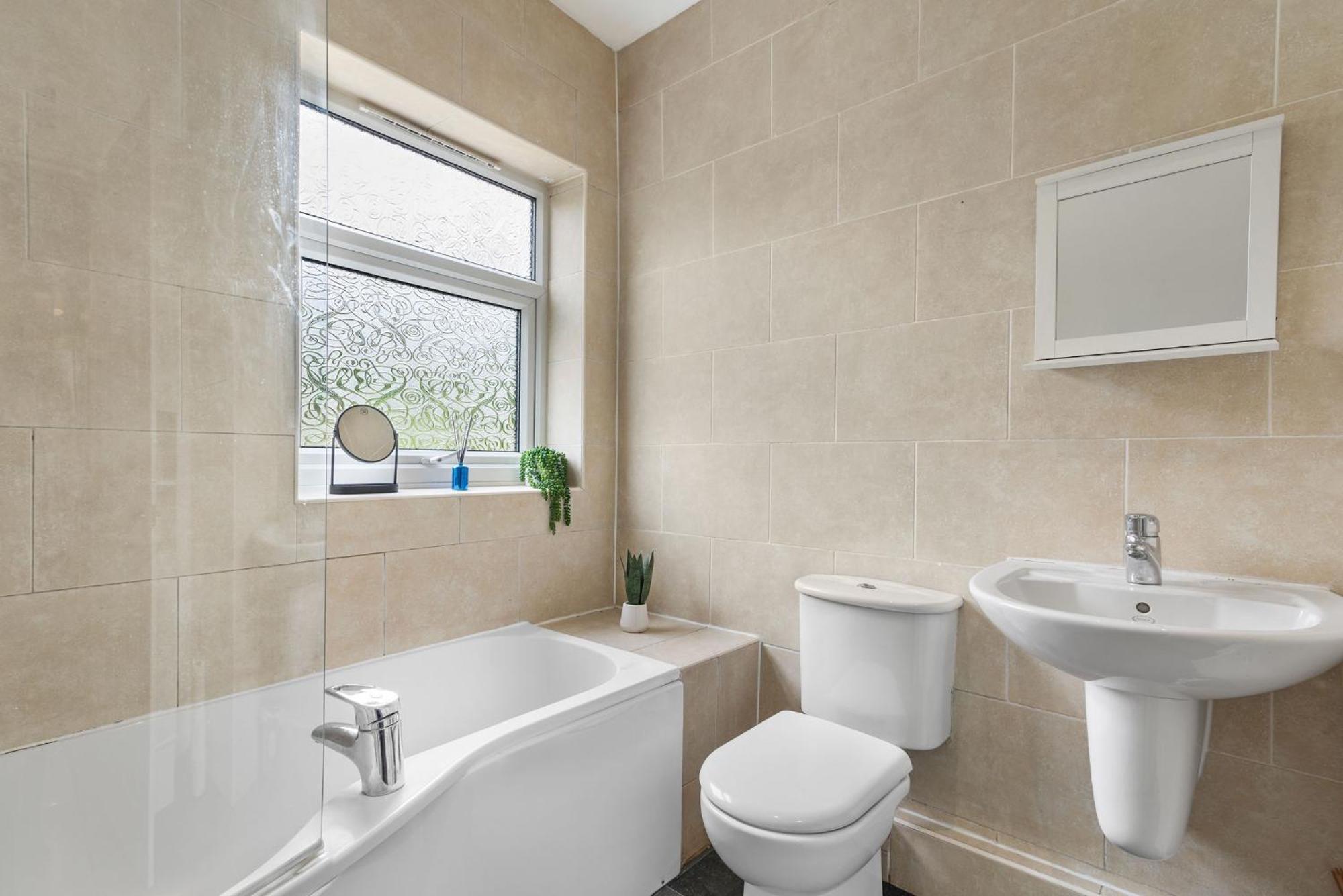 Hilltop Place Suites Near Meadowhall Шефилд Екстериор снимка