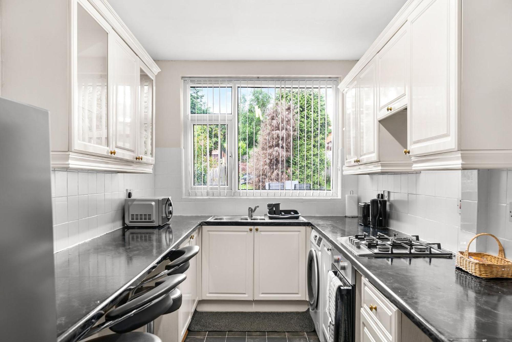 Hilltop Place Suites Near Meadowhall Шефилд Екстериор снимка