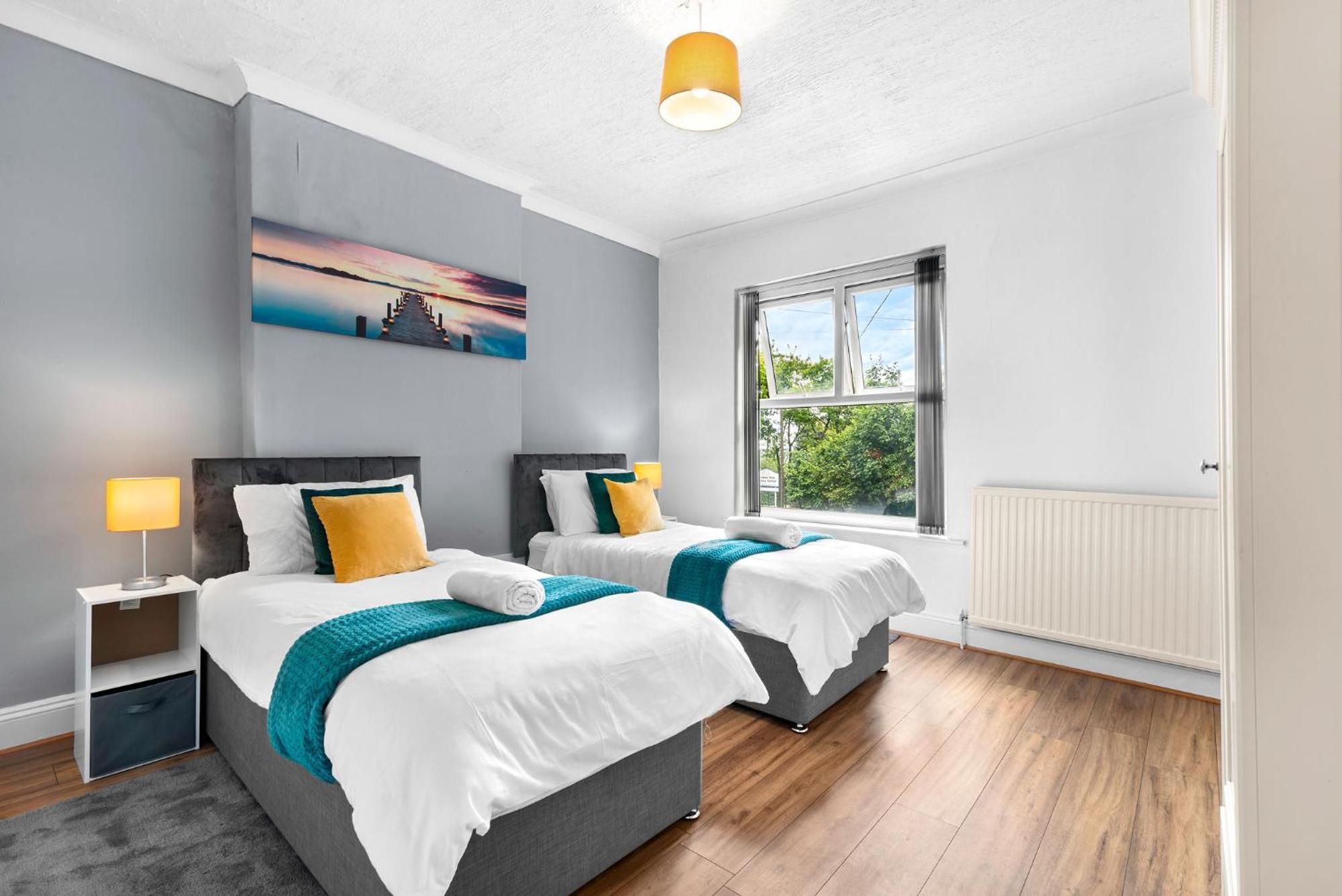 Hilltop Place Suites Near Meadowhall Шефилд Екстериор снимка