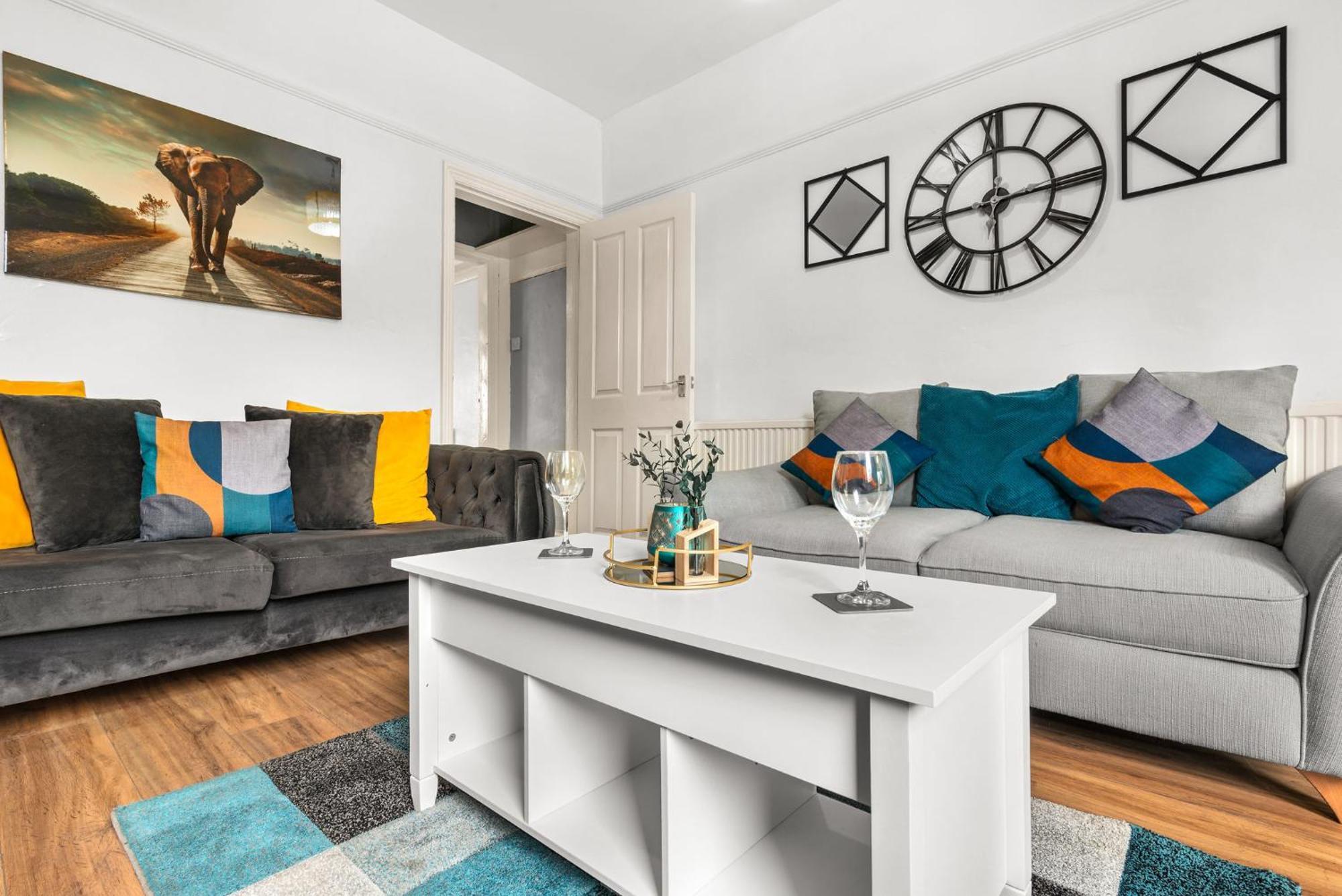 Hilltop Place Suites Near Meadowhall Шефилд Екстериор снимка