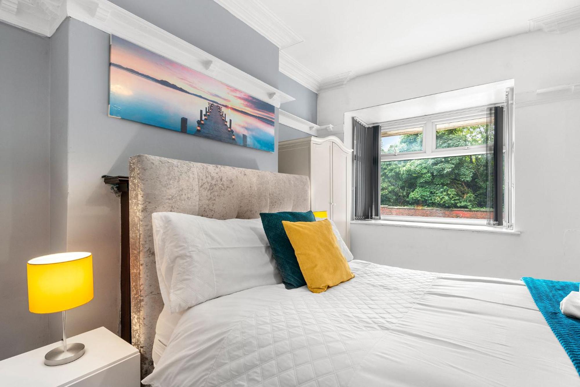 Hilltop Place Suites Near Meadowhall Шефилд Екстериор снимка